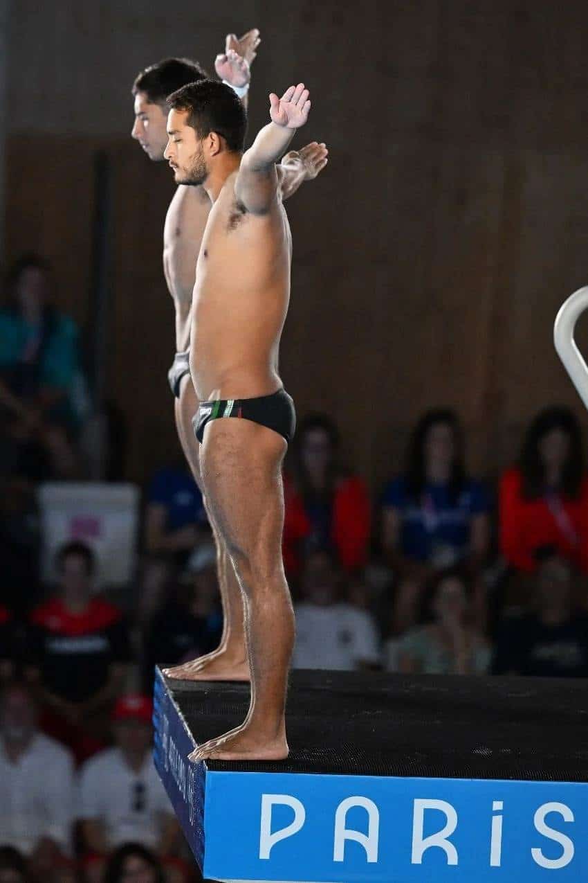 Kevin Berlín y Randal Willars rozan el podio