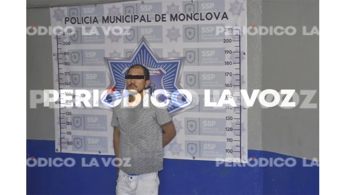 Arrestan a hombre por drogarse en la calle   