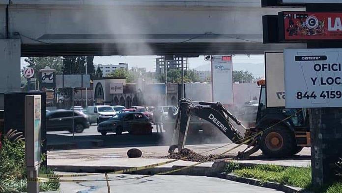 Revientan línea de gas en el Carranza; evacúan a cientos