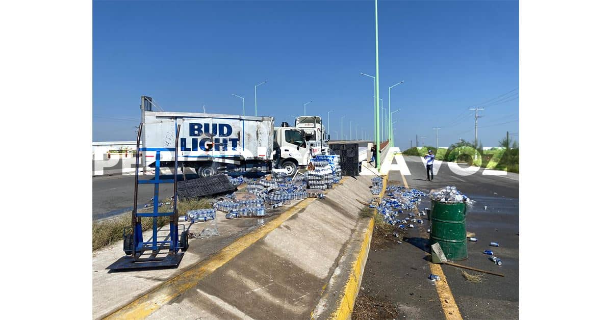 ´Riega´ cerveza en puente del Salinas