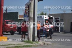 Resultan madre e hija lesionadas en choque