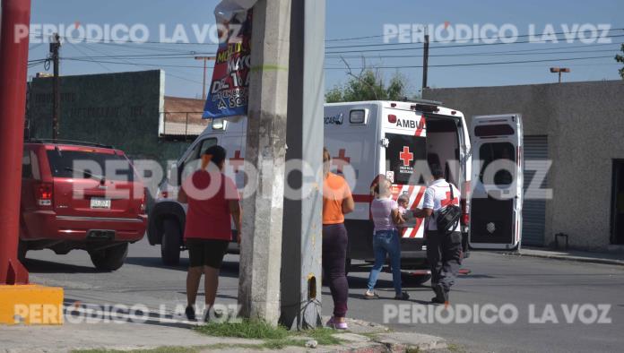 Resultan madre e hija lesionadas en choque