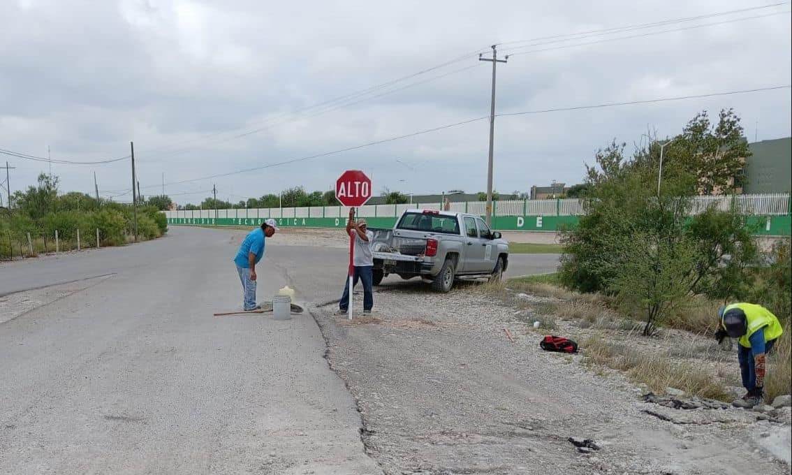 Nuevos señalamientos de alto mejoran seguridad vial en Venustiano Carranza