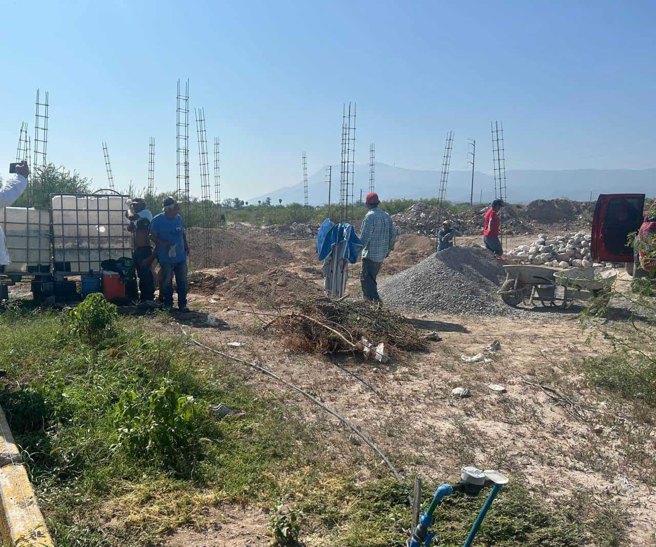 Suspenden obra en predio de la esposa del regidor Leonardo Hernández