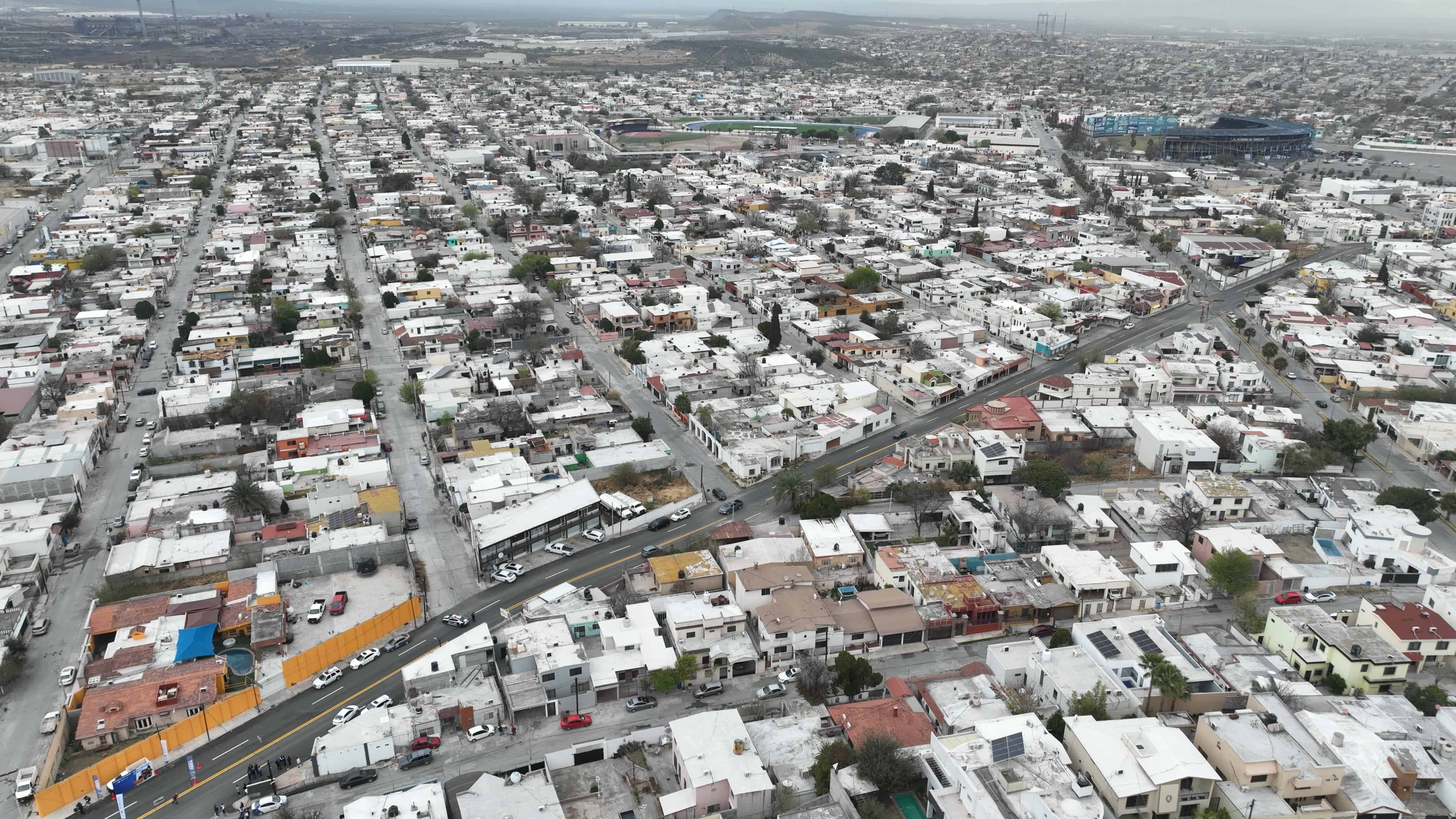 Hoy, Monclova luce diferente. La administración del Dr. Dávila sigue reparando y pavimentando vialidades, reafirmando su compromiso con un gobierno de acción que cumple hasta el final.