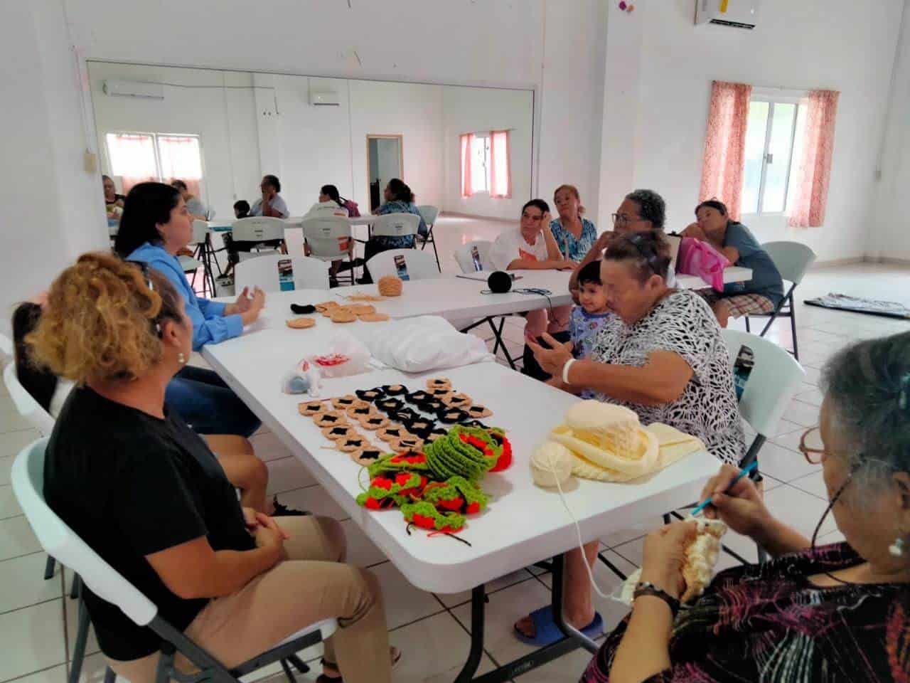 Conclusión del Curso Tejiendo Redes en Ciudad Acuña Beneficia a Más de 20 Mujeres