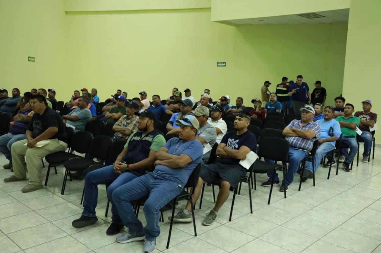 Mejora del Transporte Público en Ciudad Acuña: Capacitación a Taxistas en Marcha