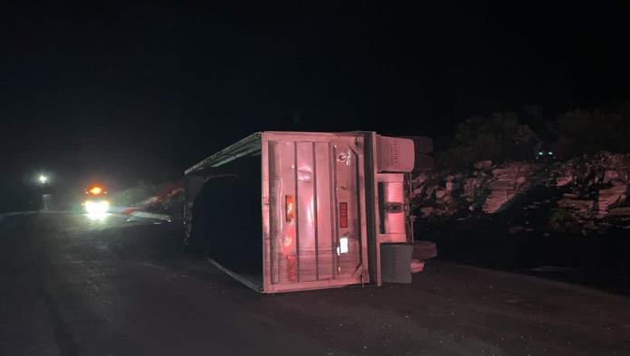 TERRIBLE: Se Regisrtra Volcadura de Tráiler en Autopista Premier