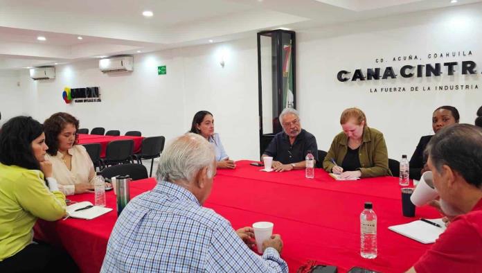 Cónsul de Nuevo Laredo se Reúne con Organismos Empresariales en Ciudad Acuña