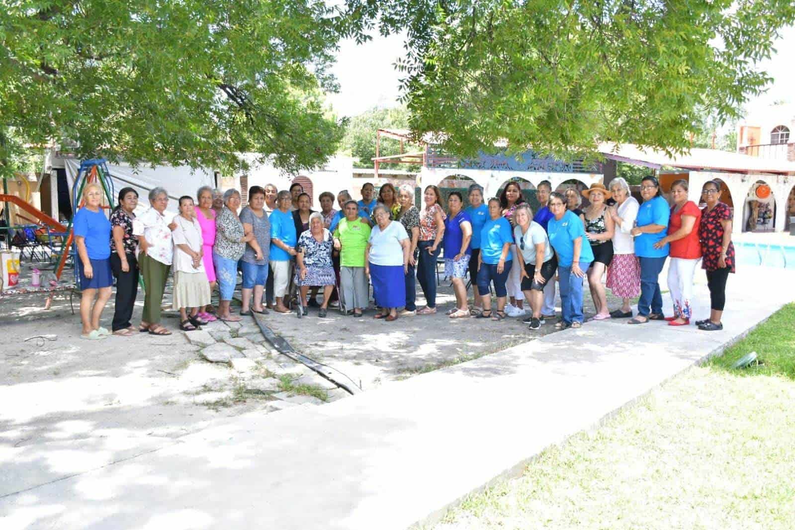 Inician celebraciones de agosto para adultos mayores en Nava