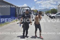 Arrestan Policías a adicto al cricri