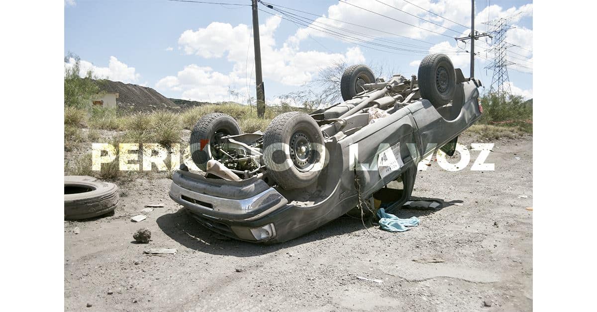 Muere conductor tras volcar en la avenida 4