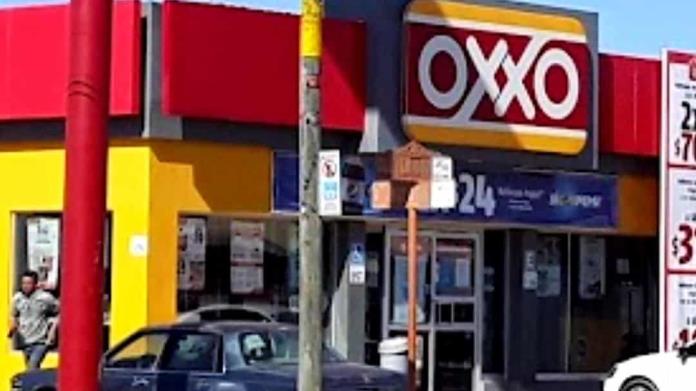 Captan en Cámara Momento del Robo en el OXXO Captan en Cámara Momento del Robo en el OXXO