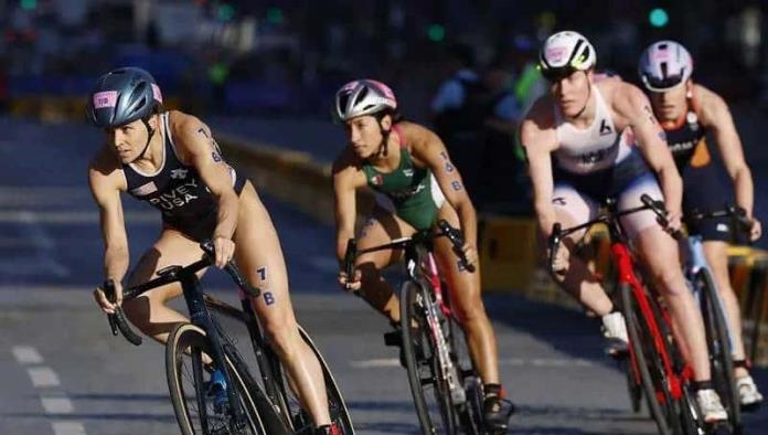 Equipo mexicano finaliza decimotercero en Triatlón Relevos mixto