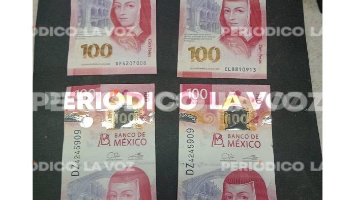 Hace depósito con billetes falsos