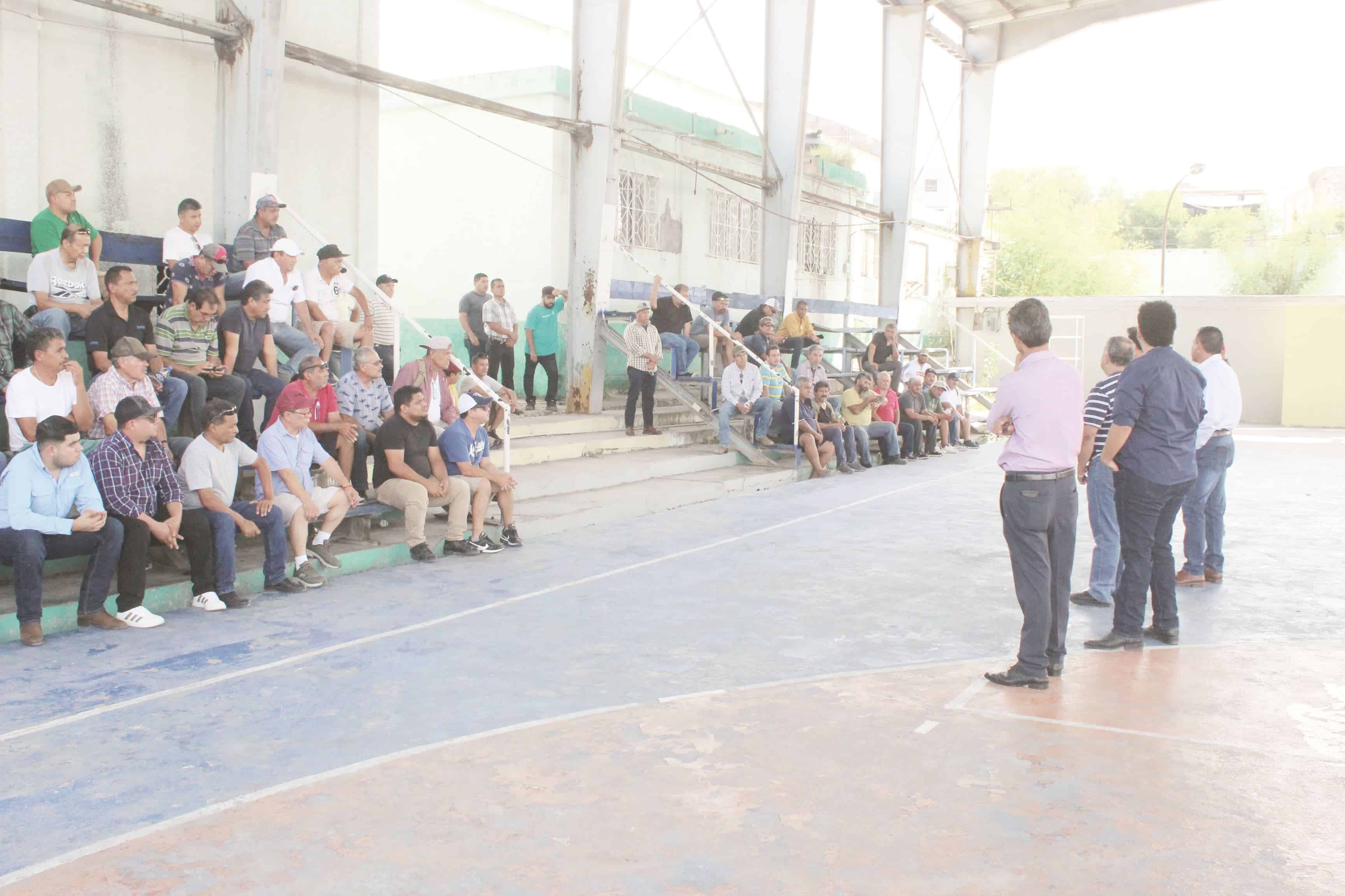 Señalan que el Tribunal Laboral desconoce la última sentencia con la que se les reconoce como titulares del Contrato Colectivo.