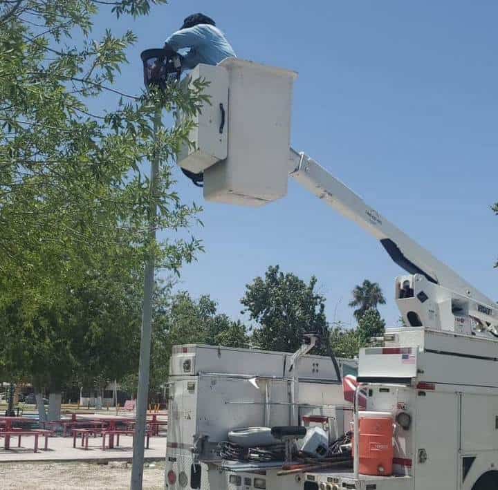 Elogian el Trabajo de las Cuadrillas de Eléctricos en Nava