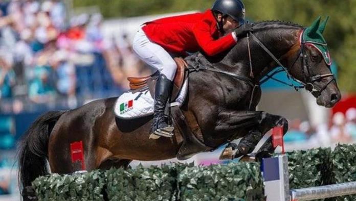 Andrés Azcárraga cae de su caballo y pierde Final de salto en París 2024