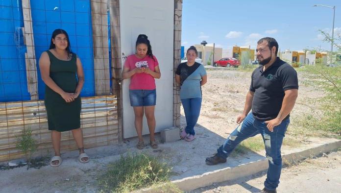 Se caen a pedazos las casas de Rieles del Valle