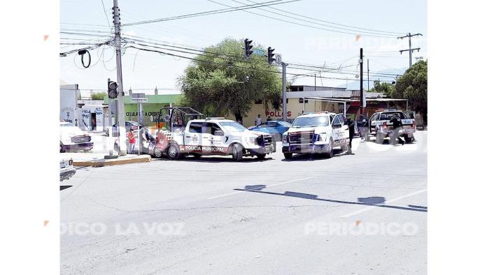 Estampa auto en patrulla