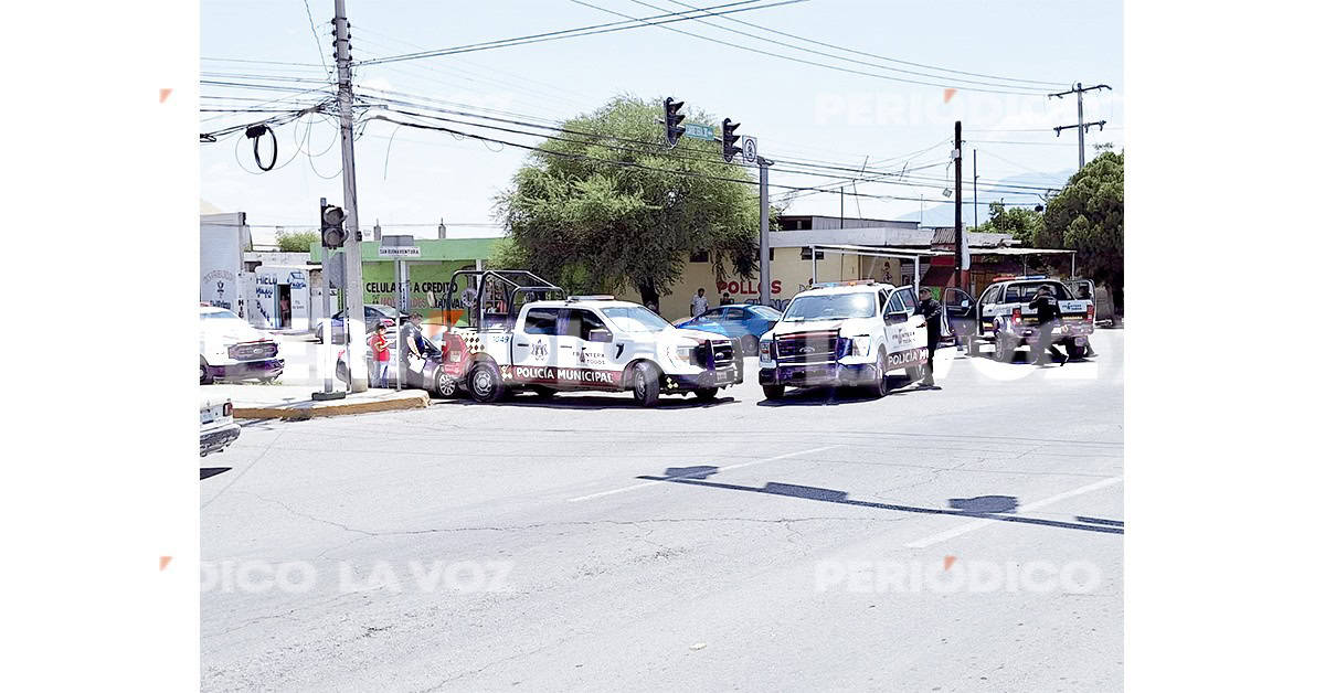 Estampa auto en patrulla