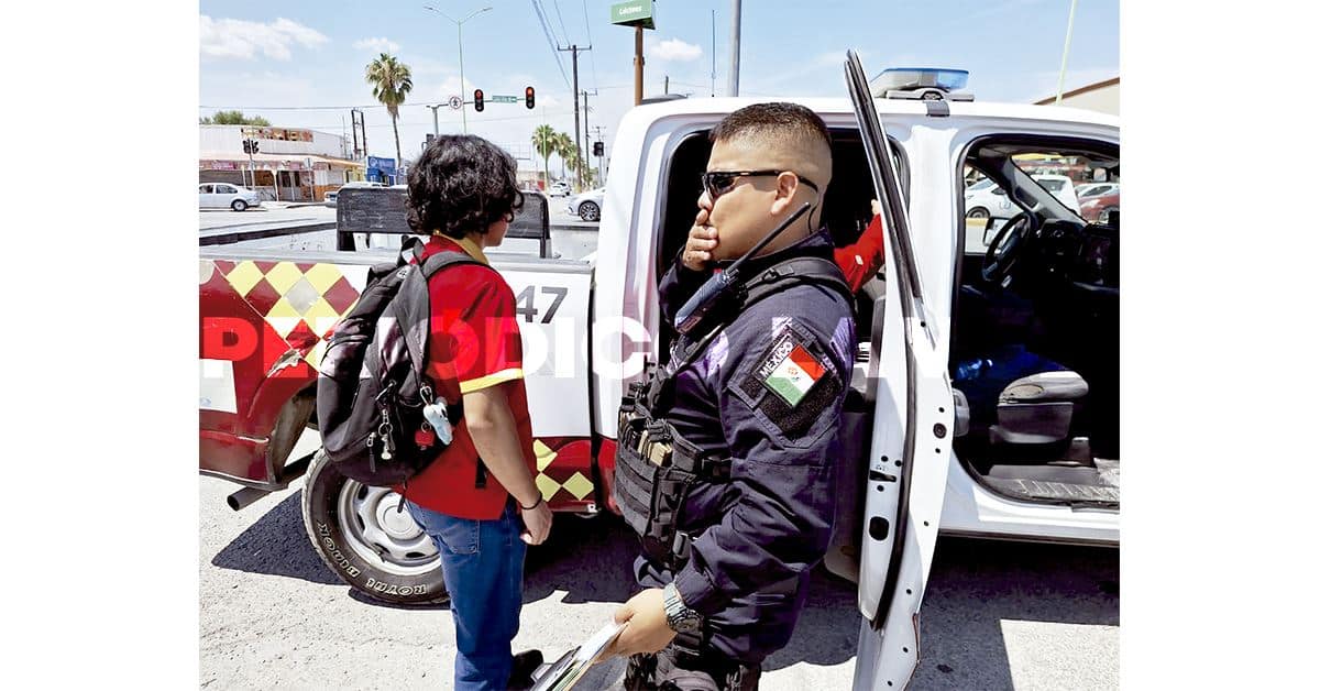 Estampa auto en patrulla