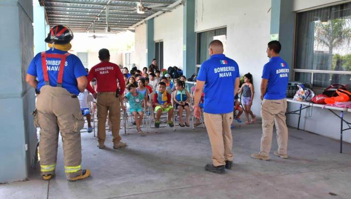 Niños Disfrutan de Día de Alberca en el Campamento de Verano 2024 en Nava