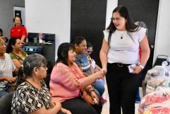 Entregan Despensas a Adultos Mayores y Madres Solteras en Nava