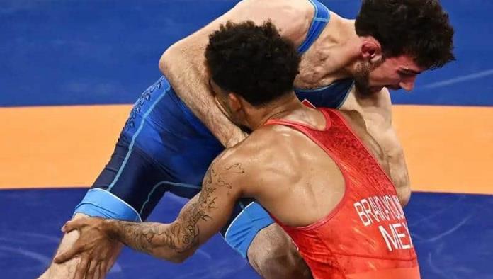 Román Bravo queda fuera en octavos de final de Lucha en París