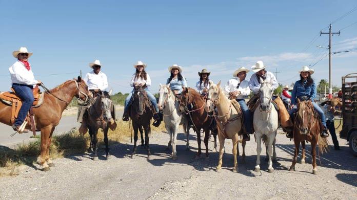 Realizan Cabalgata del Campesino Realizan Cabalgata del Campesino