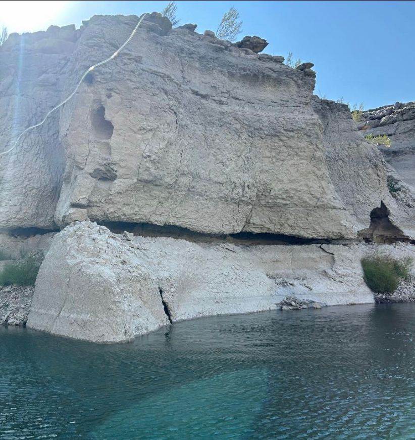 Descenso del Nivel de la Presa de la Amistad Revela Cuevas Ocultas