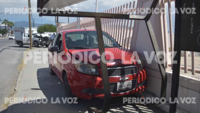 Causa enfermera del IMSS choque en el bulevar Juárez