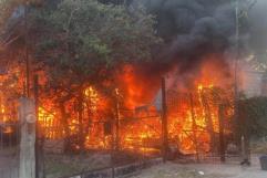 Hombre salva su vida tras incendiarse su hogar