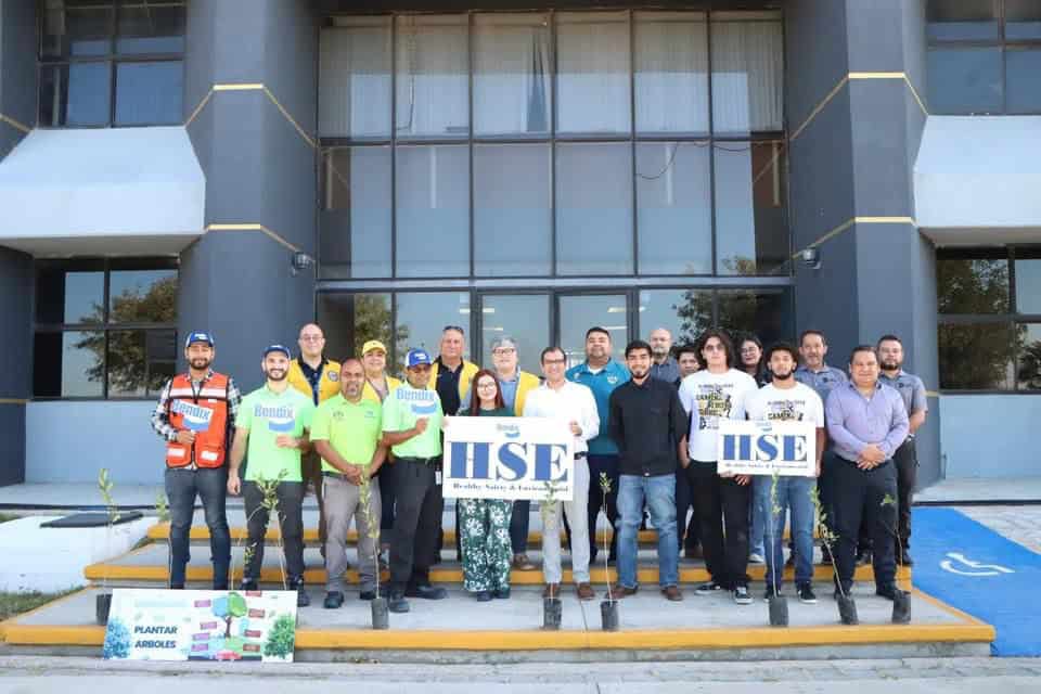 Club de Leones y Bendix Donan Árboles al Instituto Tecnológico de Acuña