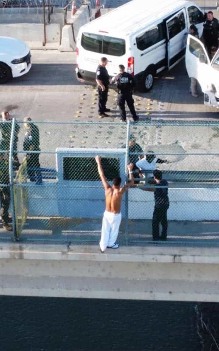 Hombre Intenta Tirarse del Puente Internacional Dos