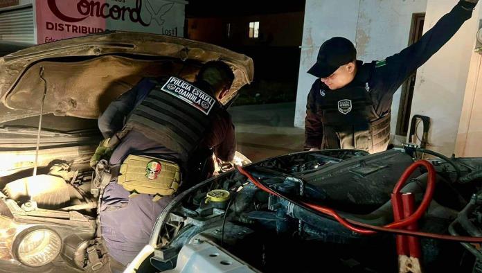 Policía de Nava refuerza asistencia en carretera para apoyar a la comunidad