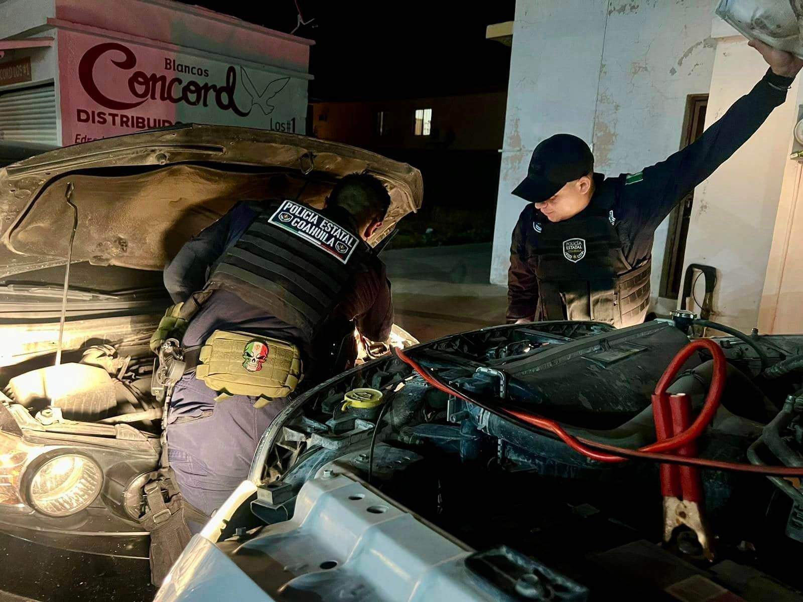 Policía de Nava refuerza asistencia en carretera para apoyar a la comunidad