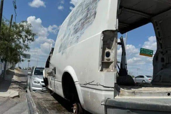 Son Dos Detenidos por Desmantelar Una Van de Tintorería