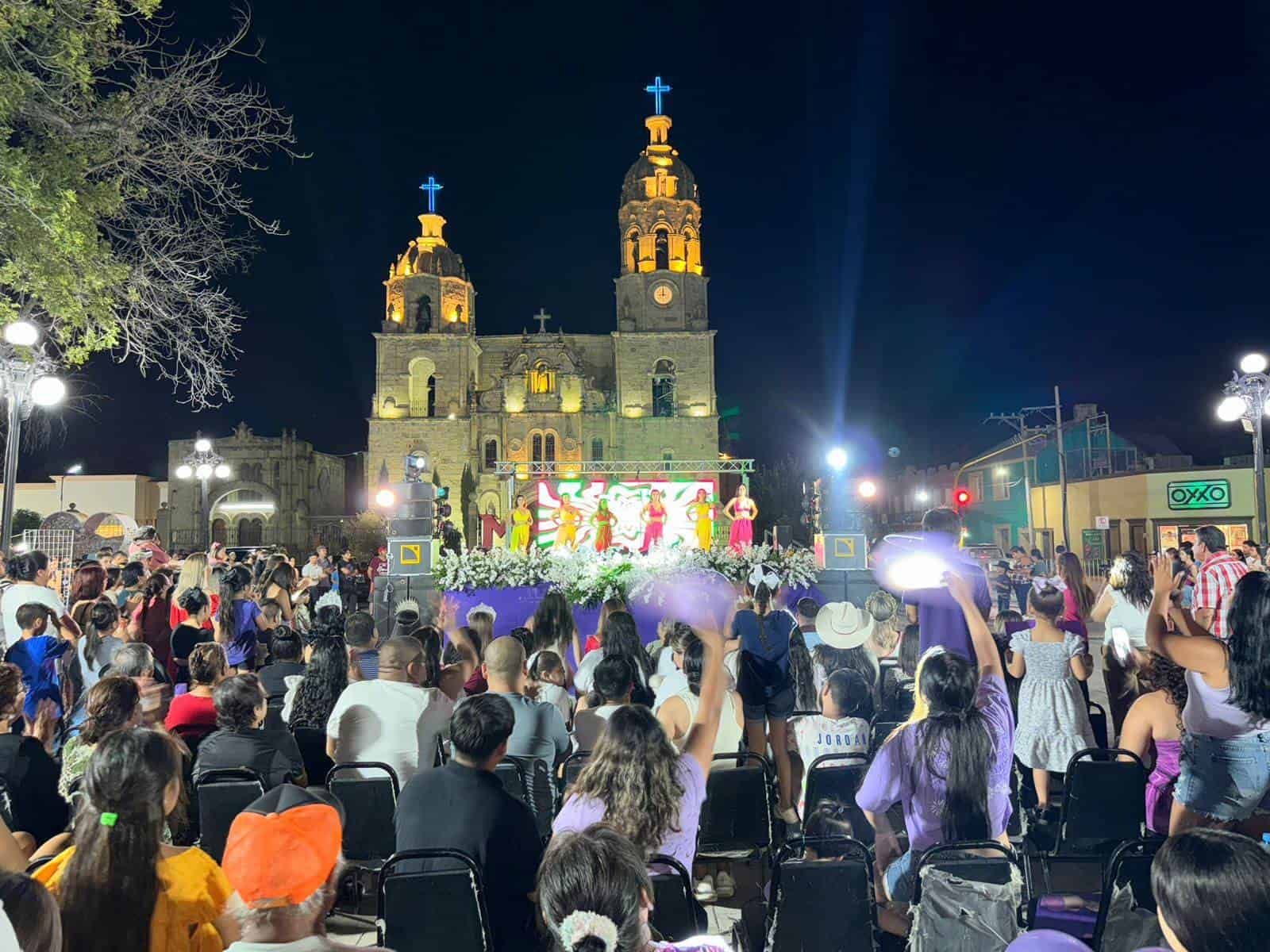 Eligen a Yajaira García Reina de Feria Santa Rosa 2024