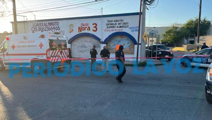 Muere mujer frente a Seguridad Pública de Monclova.