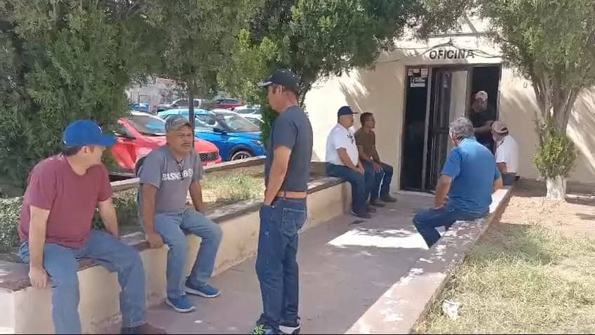 Trabajadores de AHMSA aún esperan que la empresa se reactive.