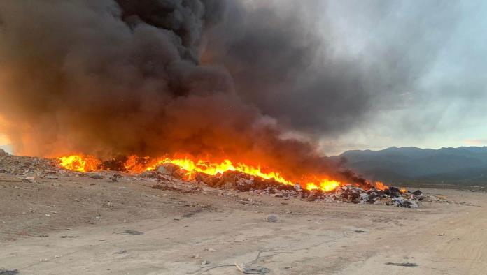 Arde otra vez el relleno sanitario