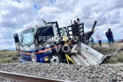 Se le atraviesa al tren conductor de unidad que transportaba tanques de oxígeno