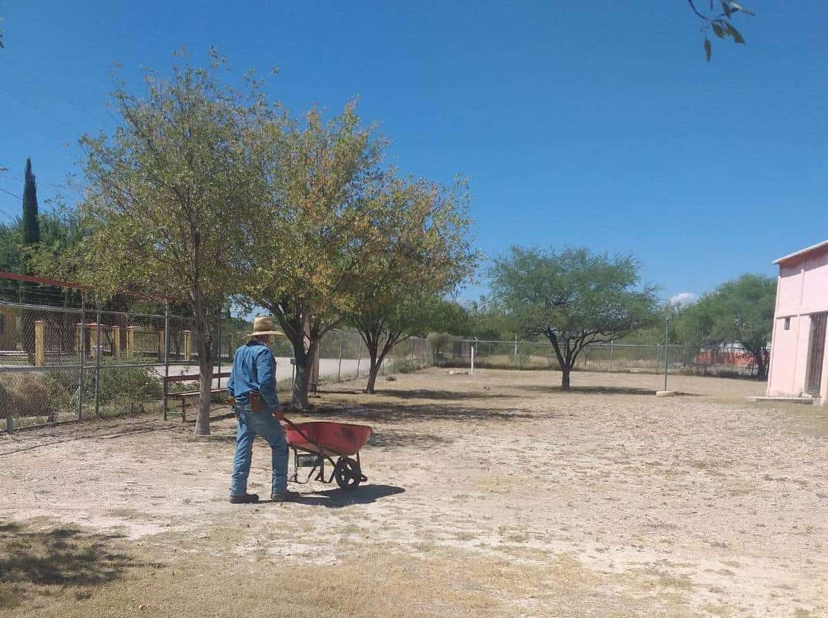 Refuerzan labores de limpieza en la capilla Sagrado Corazón de Jesús