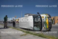 Vuelca en Las Torres camión de frituras