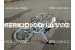 Se llevan de ´corbata´ a ciclista