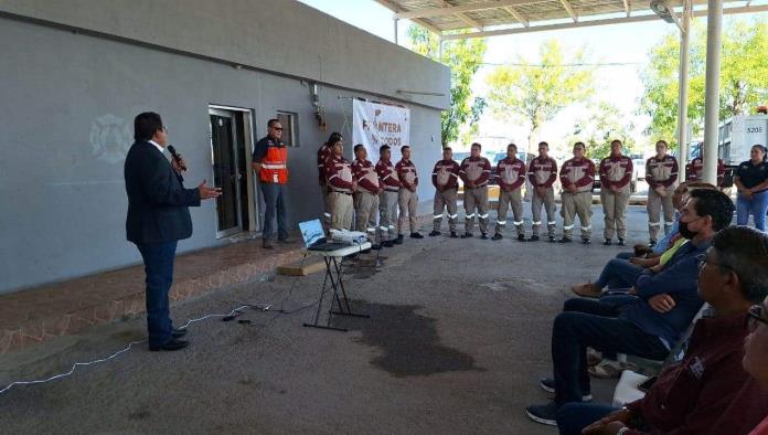 Reconoce Alcalde labor de bomberos