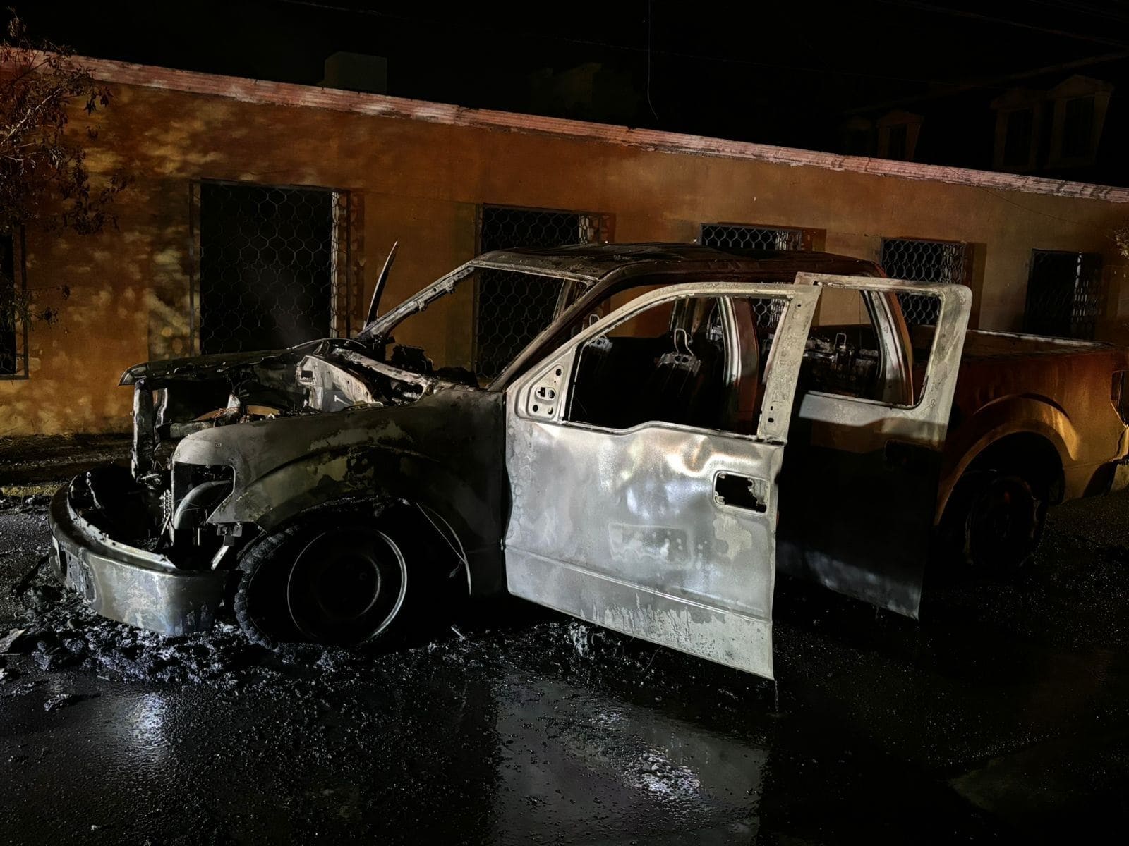 La camioneta de Mantenimiento, incendiada el jueves será repuesta por el seguro.