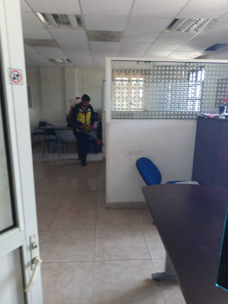 Fumigan presidencia