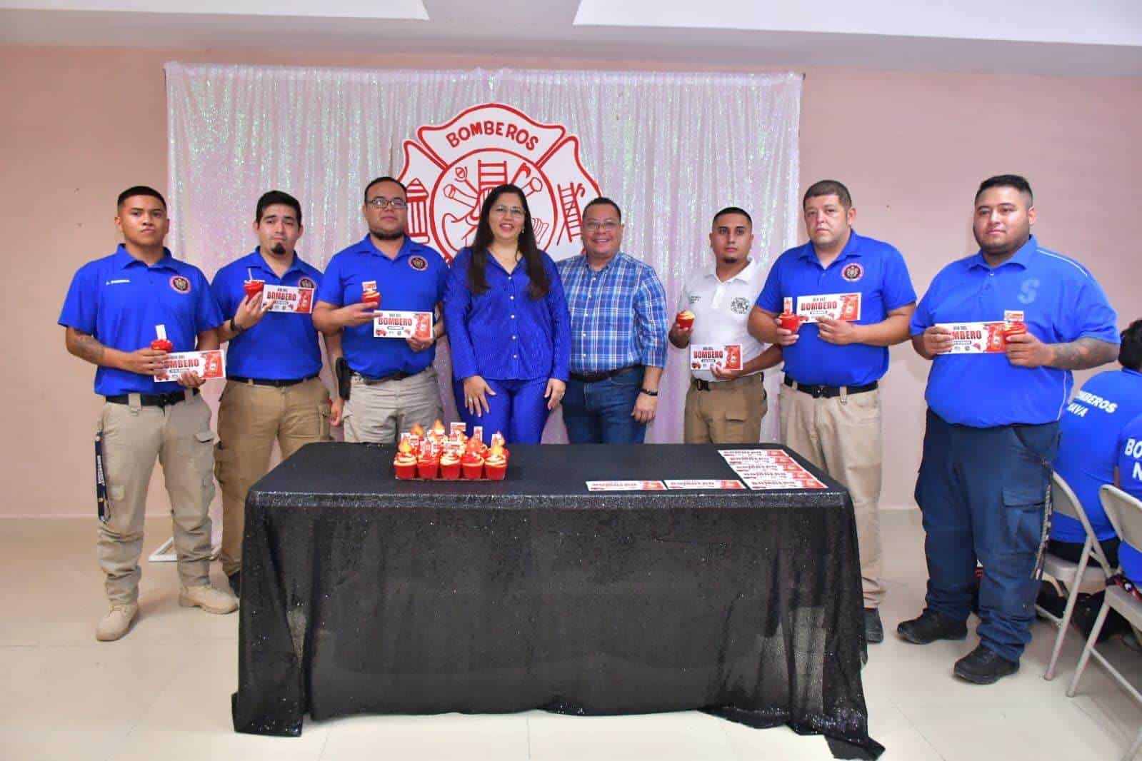 Bomberos de Nava son Reconocidos con Desayuno por su Día Especial